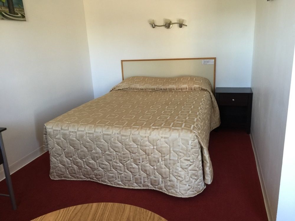 Voyageur Motel ธันเดอร์เบย์ ภายนอก รูปภาพ