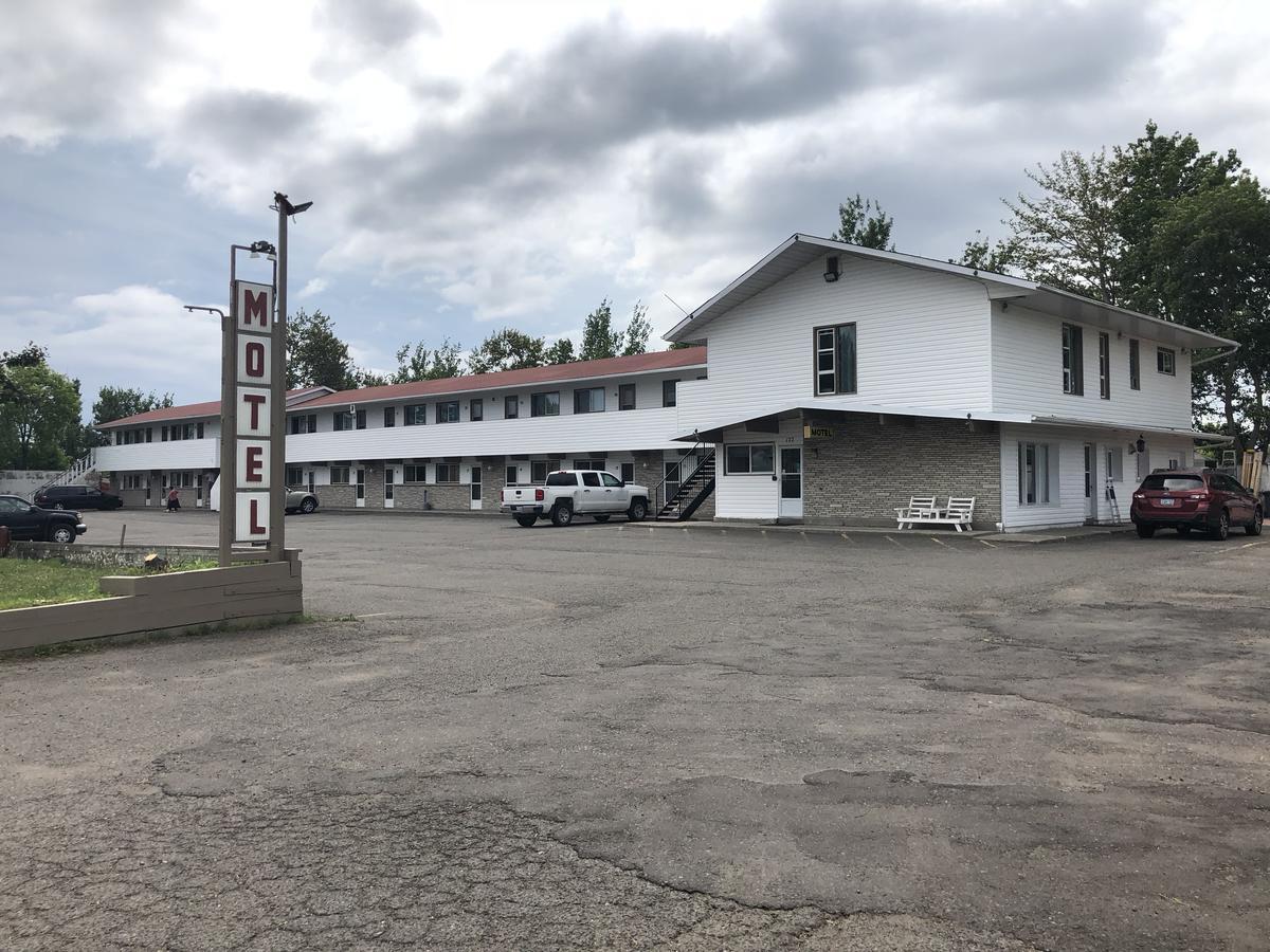 Voyageur Motel ธันเดอร์เบย์ ภายนอก รูปภาพ