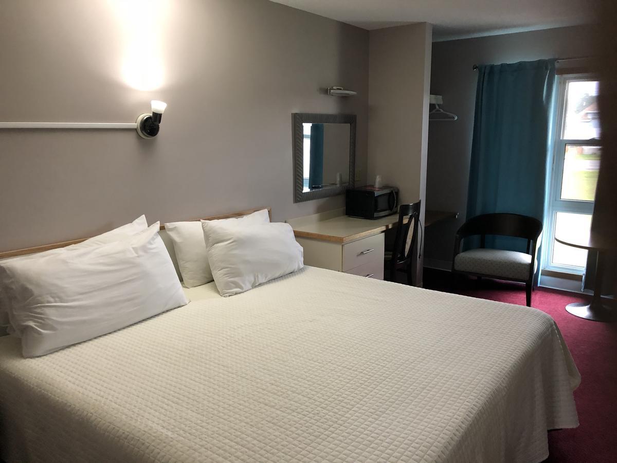 Voyageur Motel ธันเดอร์เบย์ ภายนอก รูปภาพ