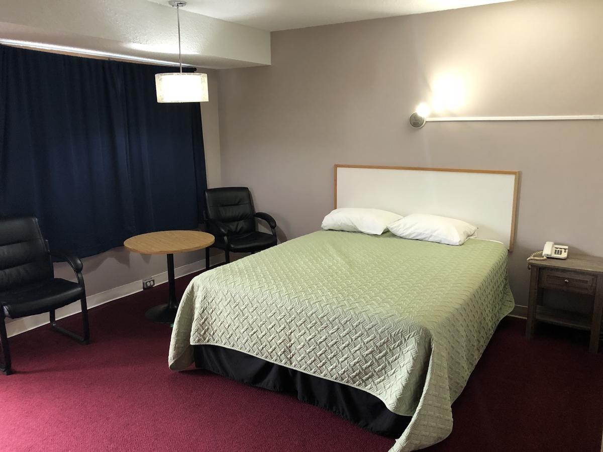 Voyageur Motel ธันเดอร์เบย์ ภายนอก รูปภาพ