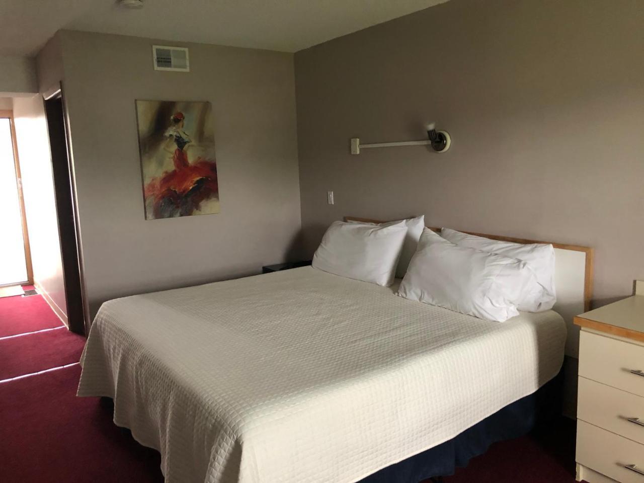 Voyageur Motel ธันเดอร์เบย์ ภายนอก รูปภาพ